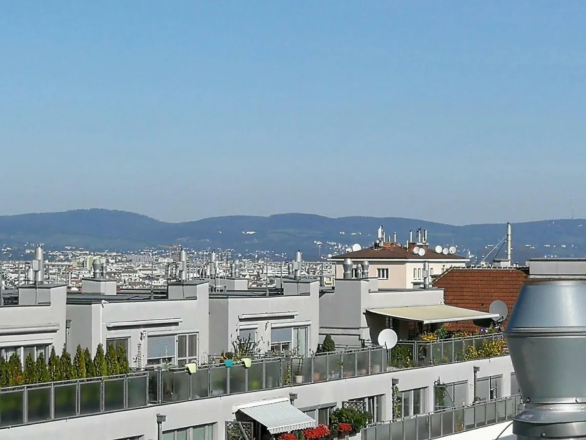 Panorama Apartment Vienna Avusturya